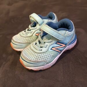New Balance turquoise/melon toddler sneakers sz 5